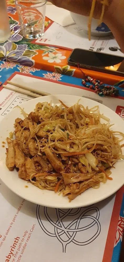 Nouilles Sautees Au Poulet